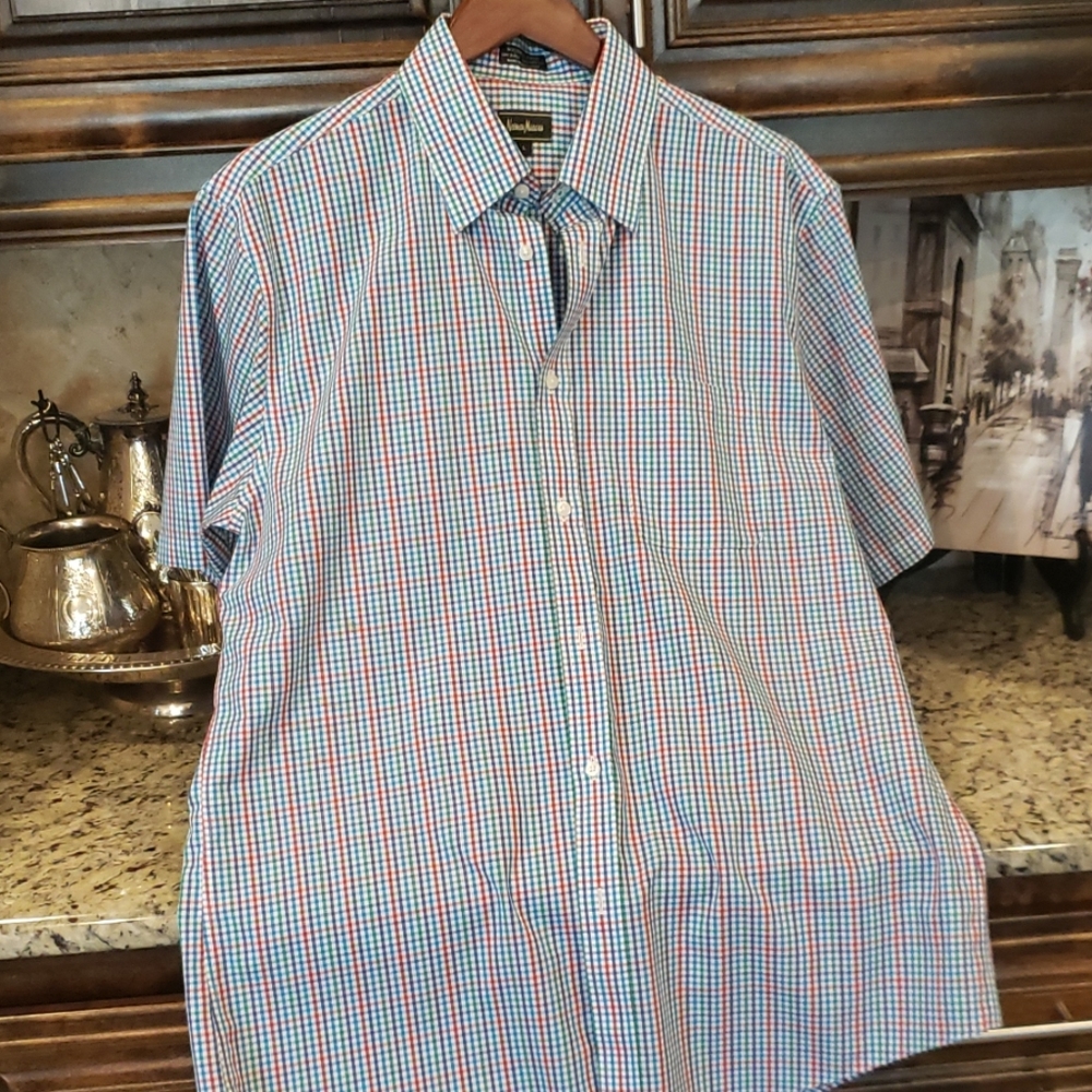 Neiman Marcus Short Sleeve Shirt